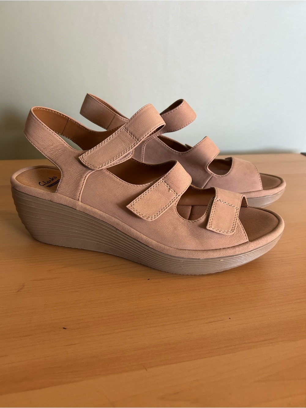 Clarks Collection Women’s Wedge Sandals Size 10W